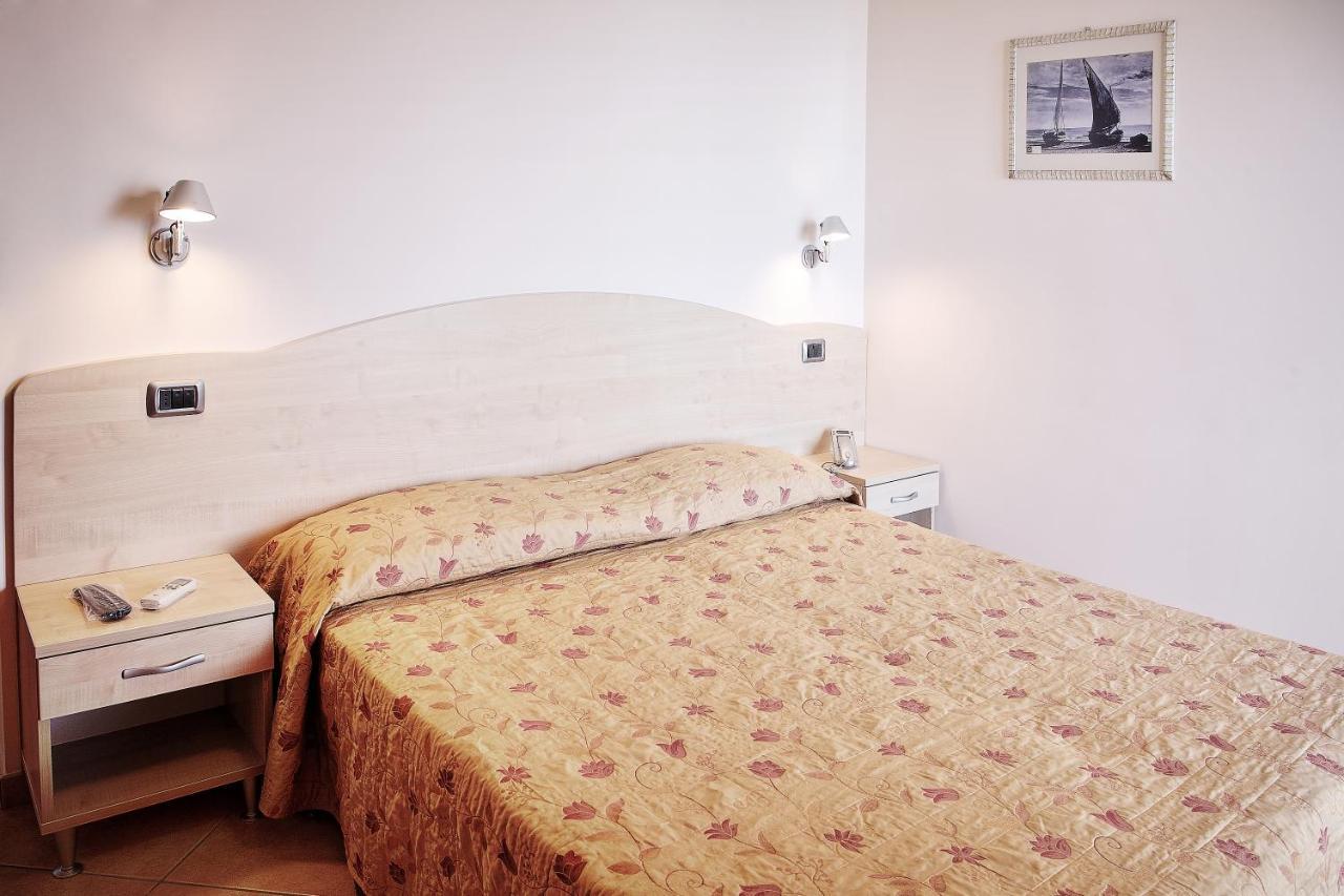 Hotel La Tartaruga Roseto Degli Abruzzi Bagian luar foto