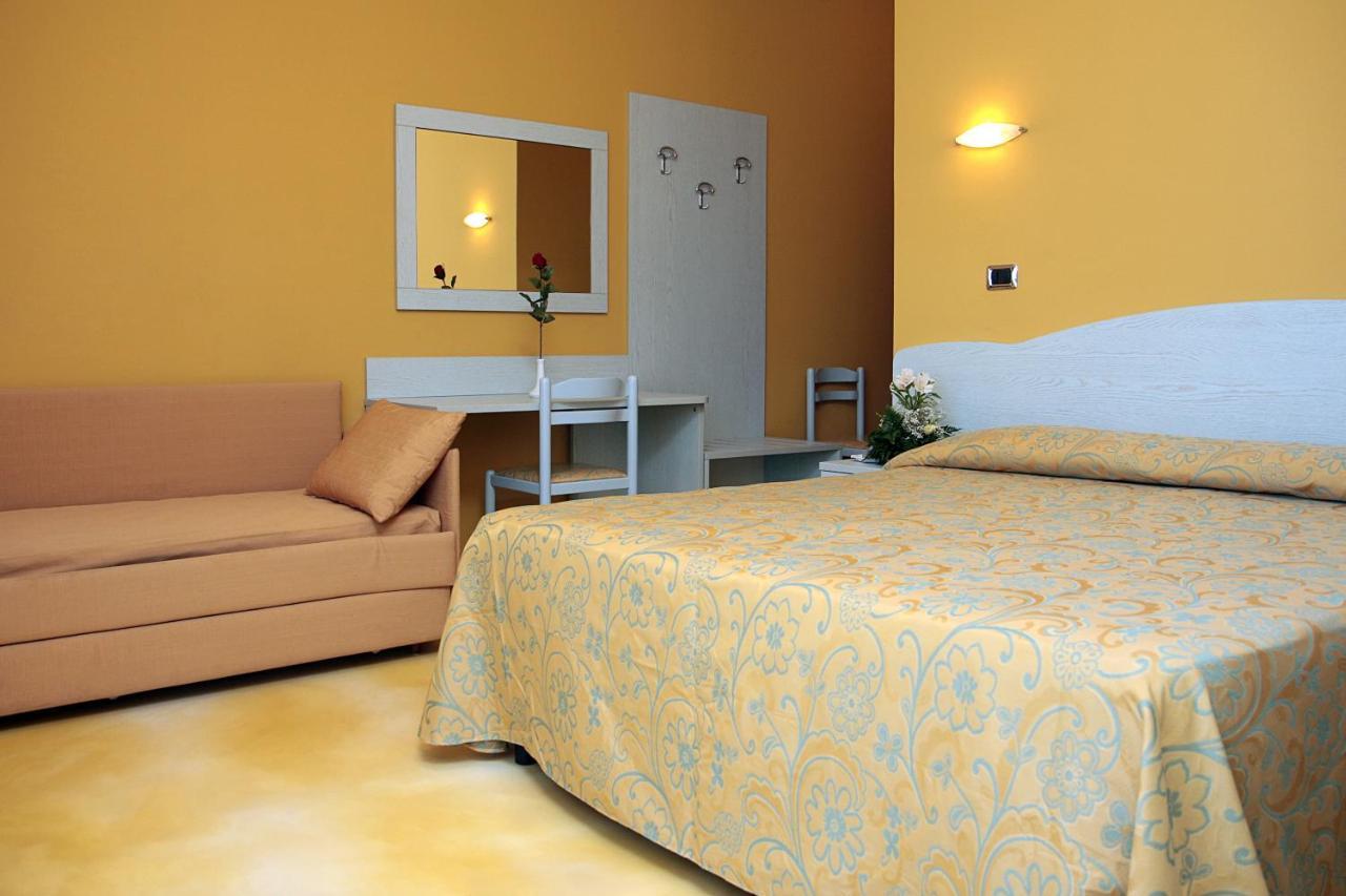 Hotel La Tartaruga Roseto Degli Abruzzi Bagian luar foto