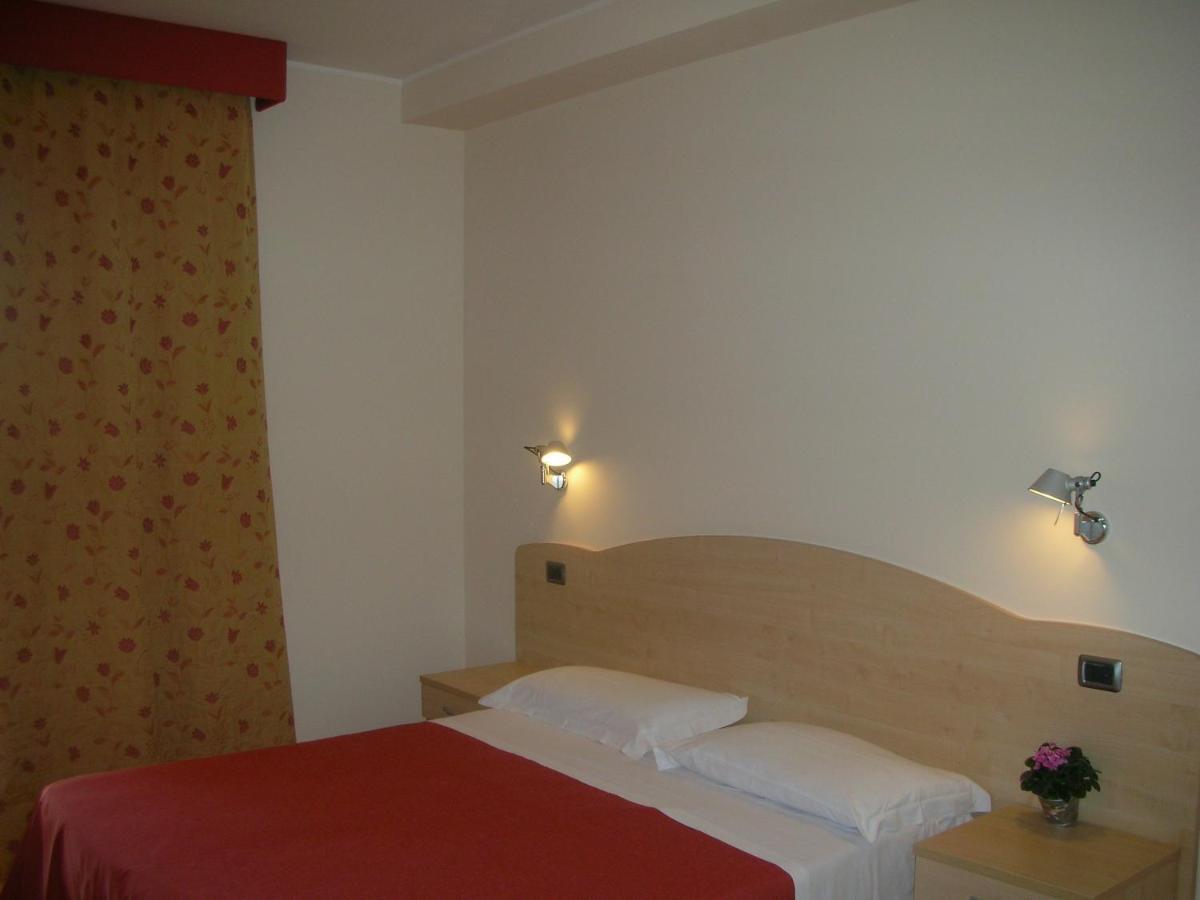 Hotel La Tartaruga Roseto Degli Abruzzi Bagian luar foto
