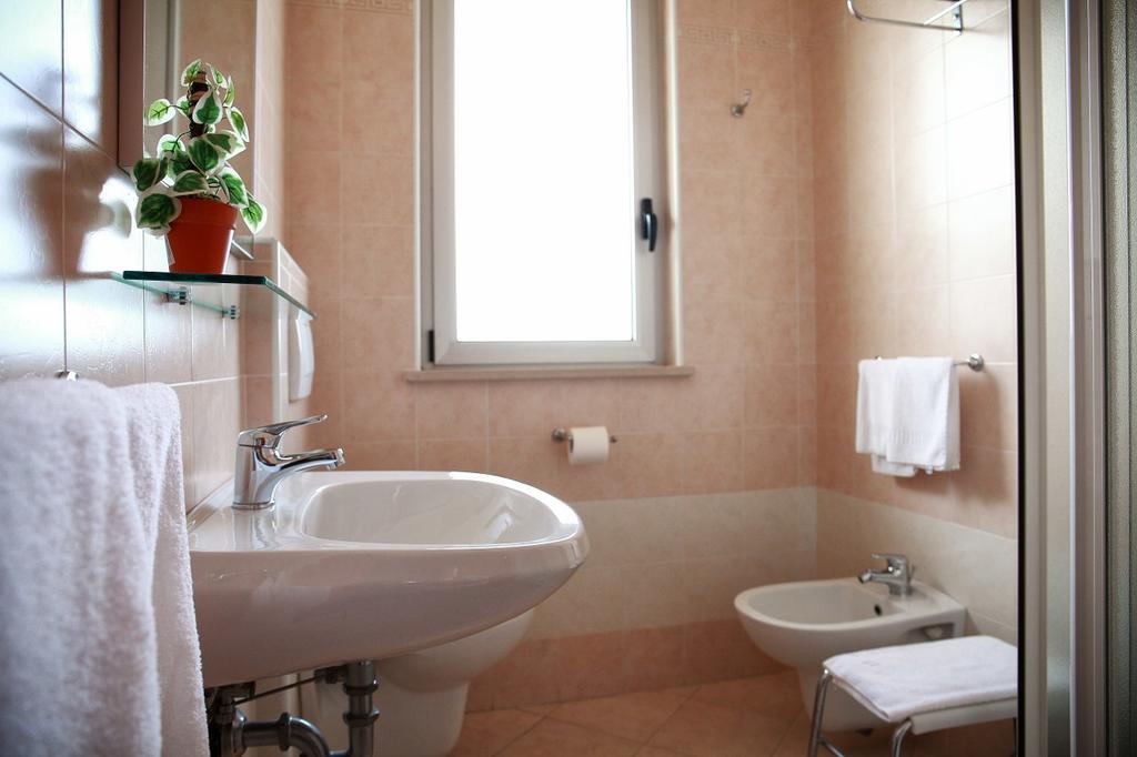 Hotel La Tartaruga Roseto Degli Abruzzi Bagian luar foto