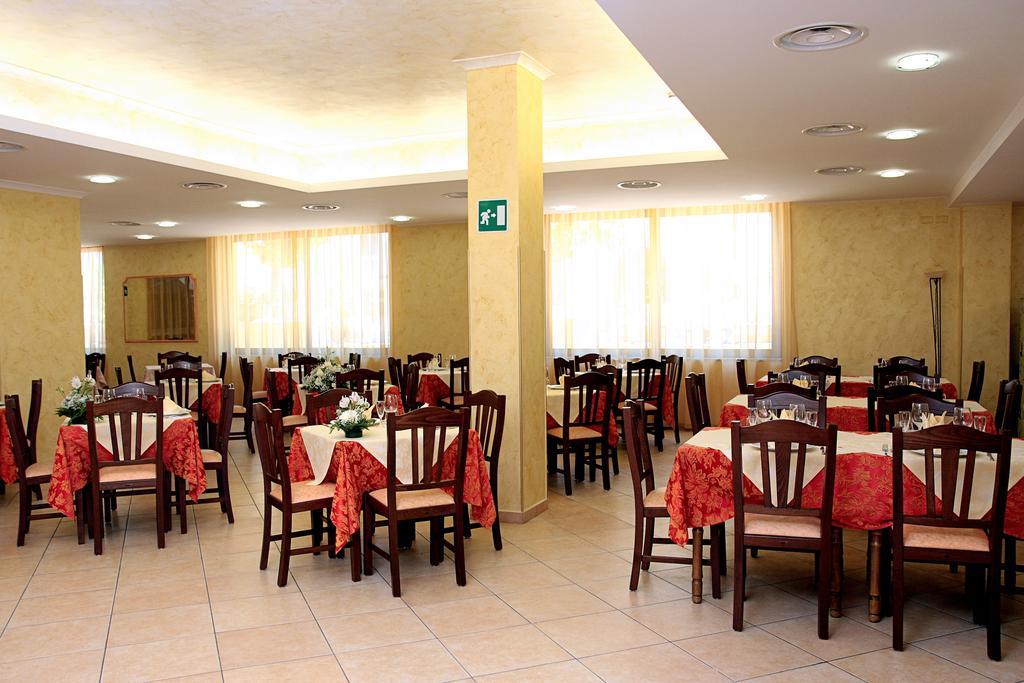 Hotel La Tartaruga Roseto Degli Abruzzi Bagian luar foto